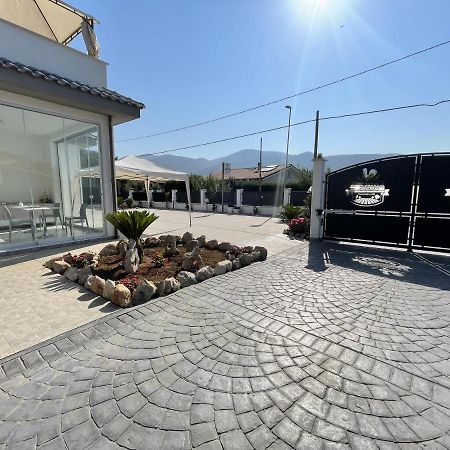 B&B Il Suono Della Campagna Terracina Luaran gambar